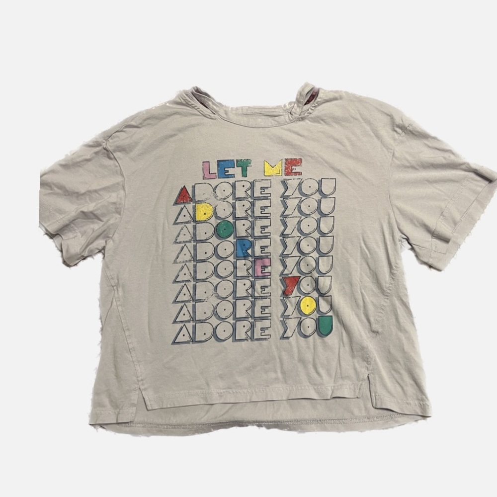 NWOT Frayed Graphic Tee Small